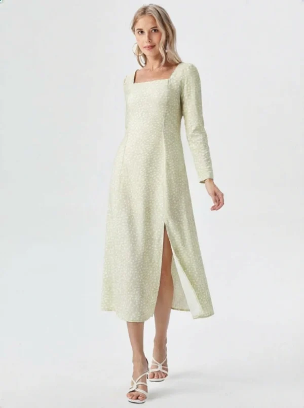 Lotta trapecveida kleita ar četrstūrveida kakli